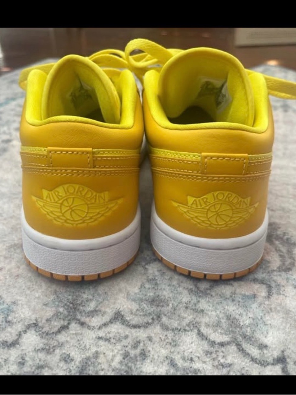 Nike Air Jordan 1 Low “Yellow Strike / Pollen” – Women’s Size 7 (Authentic) - Picture 5 of 8